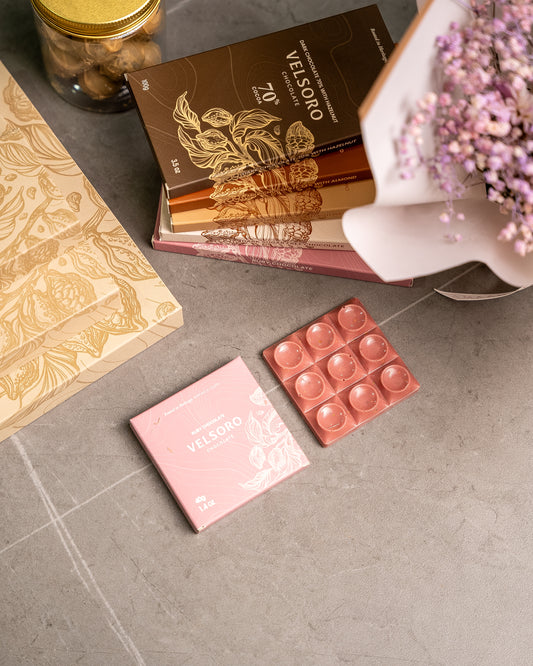 Ruby Chocolate Bar with Roasted Crushed Pistachios – 40g