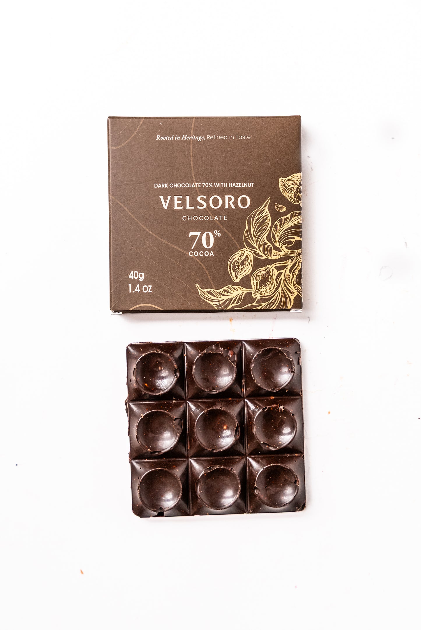 نعيم اللوز في منتصف الليل